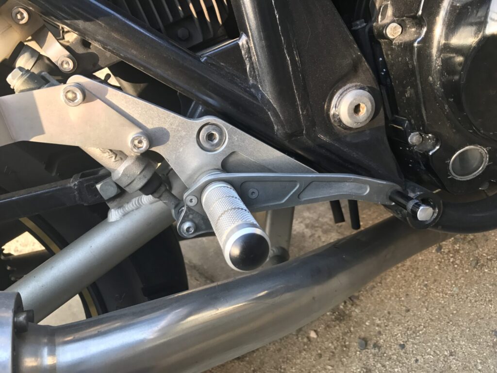 コワース製バックステップ取り付け後